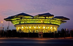 'Dằn mặt' Hàn Quốc, Trung Quốc tổ chức Chung Kết LMHT tại sân tennis lớn nhất Châu Á