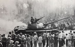 Chứng nhân những khoảnh khắc lịch sử