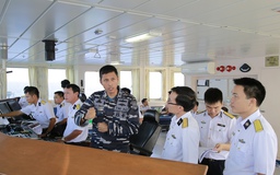 Tàu 561 của Việt Nam tham gia diễn tập thực binh trên biển
