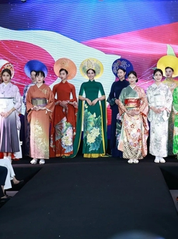 'Sắc thu Việt - Nhật' tôn vinh vẻ đẹp trang phục truyền thống Việt Nam - Nhật Bản