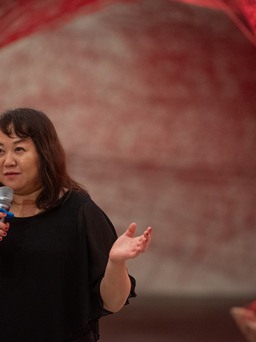 Món quà nghệ thuật ý niệm Chiharu Shiota tặng Việt Nam