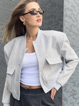 Yếu tố thời tiết không bao giờ là trở ngại nếu bạn sở hữu áo khoác bomber