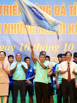 Chủ tịch tỉnh Khánh Hòa hứa thưởng 100 triệu mỗi trận thắng của đội bóng tỉnh nhà