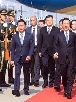 Chủ tịch nước đến Bắc Kinh, bắt đầu tham dự Diễn đàn Vành đai và Con đường