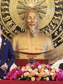 Chủ tịch nước Võ Văn Thưởng gặp các cơ quan đại diện Việt Nam tại Trung Quốc