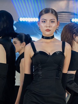 Sau 'The New Mentor', Chúng Huyền Thanh diễn vedette show thời trang