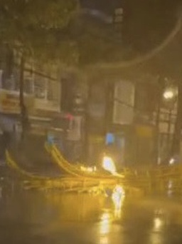 Kiên Giang: Mưa lớn suốt đêm gây ngập nặng nhiều tuyến đường trung tâm TP.Rạch Giá