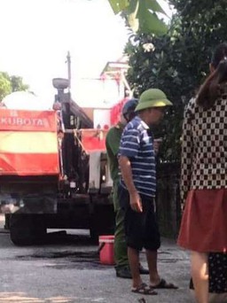 Hải Dương: Sửa máy gặt, 2 người tử vong do bị guồng bánh xe đè vào người
