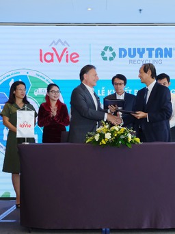 Duy Tân và LaVie hợp tác thu gom và tái chế 11.000 tấn rác thải nhựa