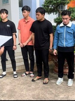 Bắt giam 5 thanh niên biểu diễn đua ô tô ở Vũng Tàu quay clip đăng TikTok