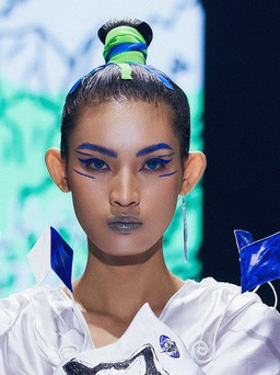 Quán quân The Face Vietnam Huỳnh Tú Anh tỏa sáng tại Vietnam International Fashion Week 2023