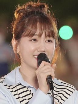 Hari Won khoe giọng hát trên sóng truyền hình Hàn Quốc