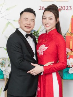 Phương Oanh - Shark Bình hoãn đám cưới