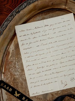 Bức thư nói 'Moscow bốc cháy' của Hoàng đế Napoléon gửi từ Điện Kremlin ra đấu giá