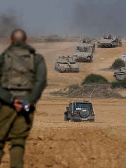 Những con tin đầu tiên được thả trong ngày tiếng súng tạm ngưng ở Gaza