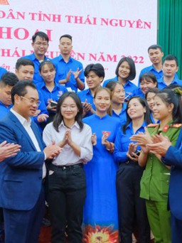 Chủ tịch tỉnh Thái Nguyên đối thoại với thanh niên về khởi nghiệp và chuyển đổi số