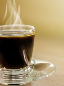 Ngày mới với tin tức sức khỏe: Lợi ích không ngờ của tách cà phê đen