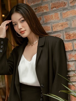 Từ công sở đến những bữa tiệc xa hoa, blazer có thể 'cân đẹp' mọi phong cách