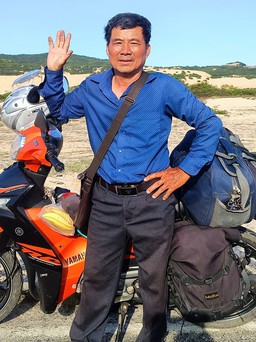 Phượt thủ 65 tuổi rong ruổi xe máy xuyên Việt - Lào