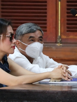 Tạm ngừng phiên tòa Hoa hậu Thùy Tiên bị kiện đòi tiền