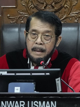 Chánh án Indonesia bị cách chức vì phán quyết có lợi cho con trai tổng thống