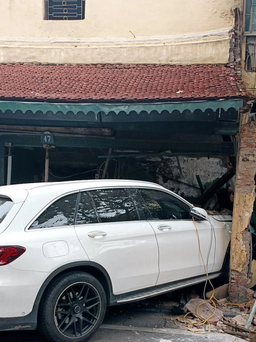 Hà Nội phục dựng nhà cổ hơn 100 năm tuổi từng bị nữ tài xế Mercedes húc đổ