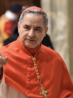 Một hồng y quyền lực lãnh án tù trong phiên tòa lịch sử ở Vatican