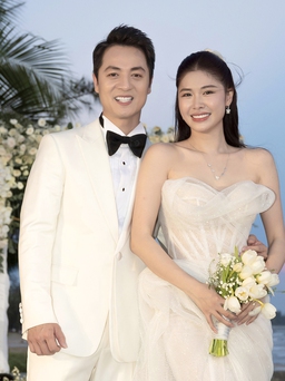 Đăng Khôi và vợ hot girl kỷ niệm 10 năm ngày cưới