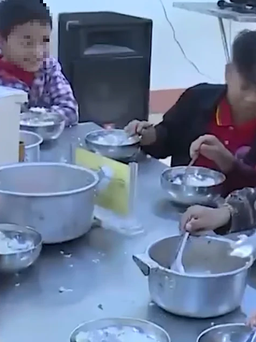 Thủ tướng chỉ đạo rà soát bữa ăn của học sinh bán trú vùng cao