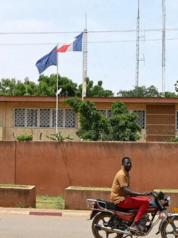 Thêm một bước lùi của Pháp ở Niger