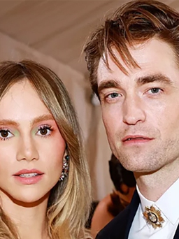 Sao phim 'Chạng vạng' Robert Pattinson đính hôn với Suki Waterhouse