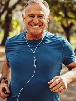 5 điều quan trọng để người trên 50 tuổi kiểm soát cholesterol, tránh đau tim