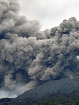 Núi lửa phun trào làm nhiều người thiệt mạng ở Indonesia