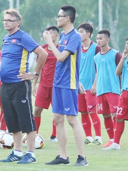 HLV Troussier có thể sắp sang Việt Nam, V-League đợi nhân tố mới