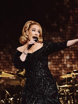 Ca sĩ Adele diện thiết kế của Công Trí
