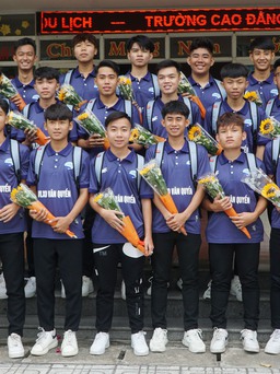 Lễ xuất quân đầy khí thế của đội bóng Cao đẳng Du lịch Nha Trang