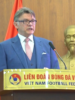 HLV Philippe Troussier và tham vọng vượt qua thành công của ông Park Hang-seo
