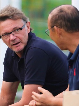 HLV Troussier: 'Tôi có cách làm việc khác ông Park Hang-seo'