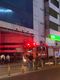 TP.HCM: Nhiều người tháo chạy khỏi tòa nhà cho thuê văn phòng tại Q.Tân Bình