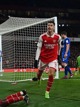 Ngoại hạng Anh: Arsenal đè bẹp Everton, Liverpool tạm xua tan áp lực