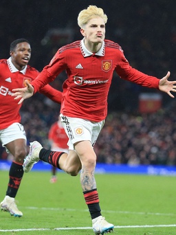 Cúp FA: M.U tiến thêm bước đến danh hiệu khác, Tottenham bị loại sốc
