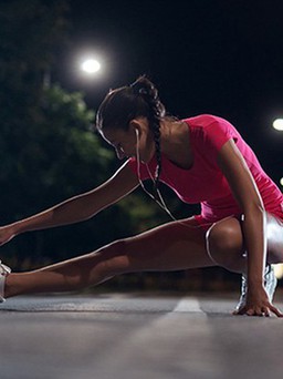 Tập thể dục buổi tối có giúp ngủ ngon hơn?