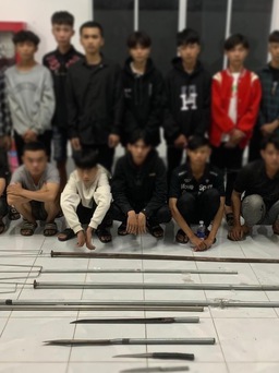 Cần Thơ: Hai nhóm thanh thiếu niên mang hung khí đi giải quyết mâu thuẫn