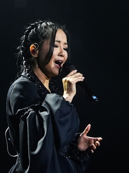 Hồng Nhung xúc động và thăng hoa trong live concert ‘Bống là ai?’ hát nhạc Trịnh