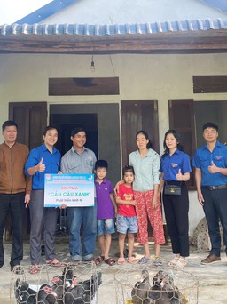 Trao 'cần câu' hơn trao xâu cá