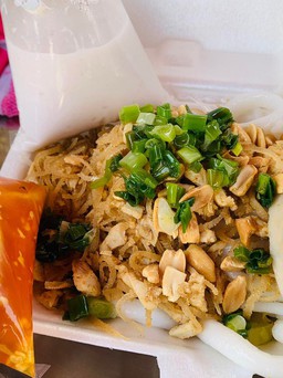 Món ngon miền Tây: 'Phải lòng' bánh tằm bì Bạc Liêu trên xe đẩy gần chợ Tân Định