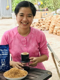 Thu nhập hơn 30 triệu đồng/tháng từ cà phê dừa