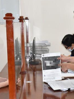 Đắk Lắk: Công an xác minh nhóm thanh thiếu niên leo lên tượng đài Bác Hồ chụp ảnh