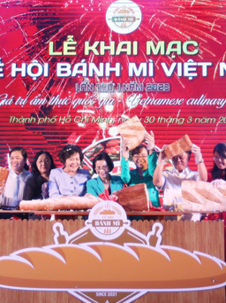 Hàng ngàn lượt khách tham quan Lễ hội bánh mì Việt Nam lần thứ 1 
