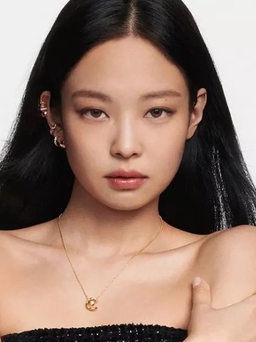 Jennie (BlackPink) gặp chấn thương ở mặt